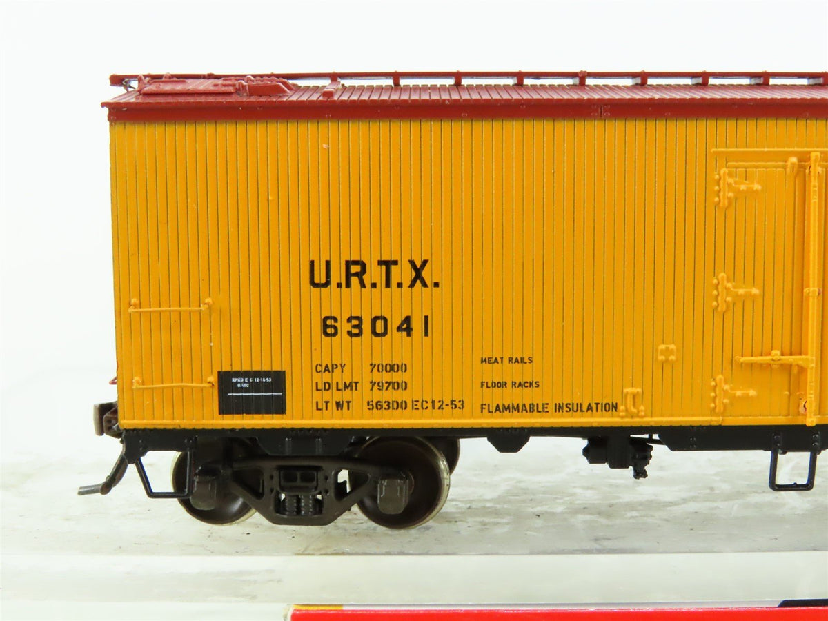 HO Scale Rapido #121003-4 URTX Dubuque GARX 37&#39; Meat Reefer #63041 - Custom