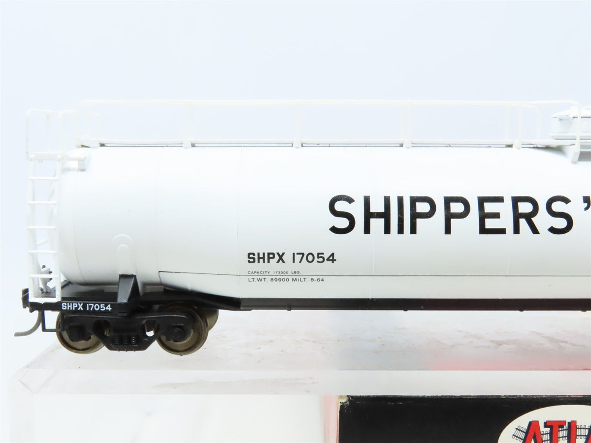 HO Scale Atlas 1724-1 SHPX Shipper&#39;s Car Line 33,000 Gallon Tank Car #17054