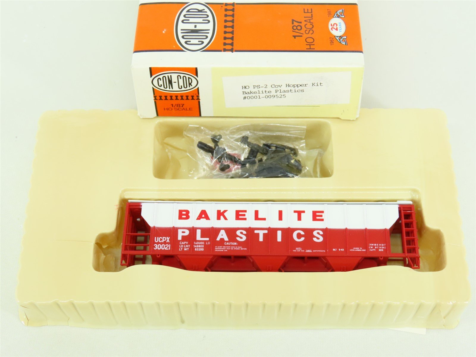 HO Scale Con-Cor Kit #0001-009525 UCPX Bakelite Plastics 3-Bay Hopper #30021