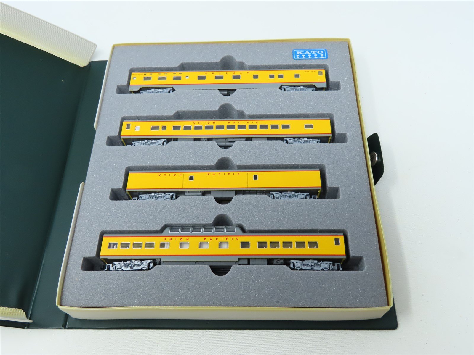 N Scale Kato #106-024 UP Union Pacific Smooth Side Passenger N Scale Kato #106-024 UP Union Pacific Smooth Side Passenger