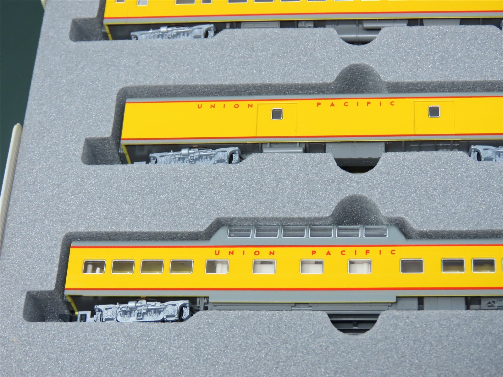 KATO 106-024 Union Pacific 4両セット N Scale Kato #106-024 UP Union Pacific Smooth Side Passenger