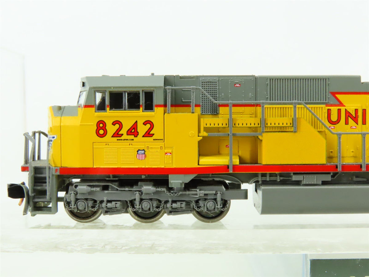 N Scale KATO 176-5613 UP Union Pacific EMD SD90/43MAC Diesel #8242 w/DCC