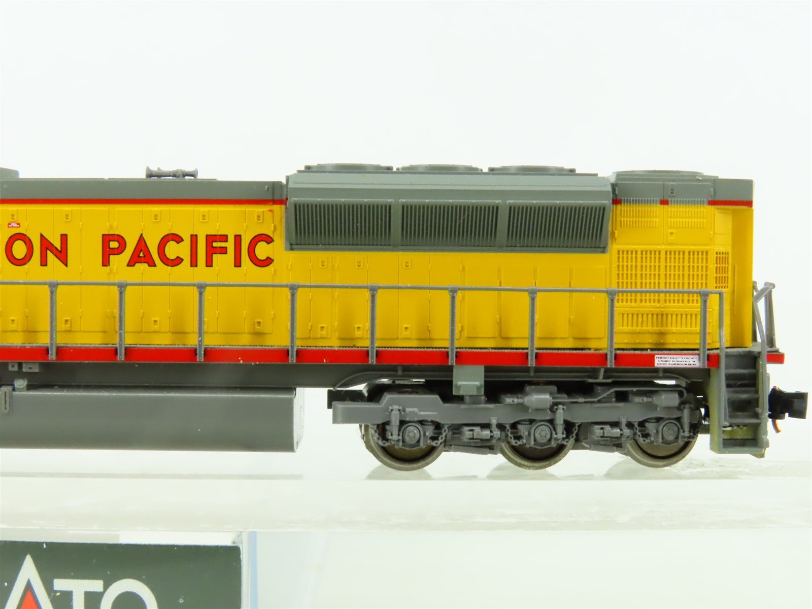 N Scale KATO 176-5613 UP Union Pacific EMD SD90/43MAC Diesel #8242 w/D -  Model Train Market