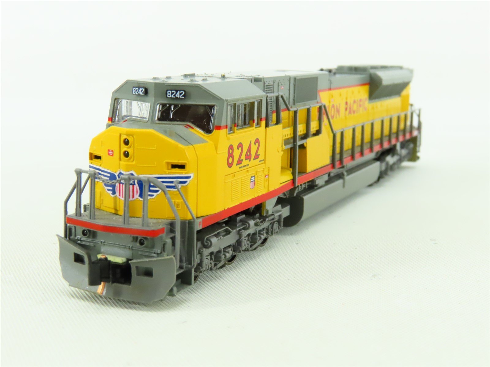 N Scale KATO 176-5613 UP Union Pacific EMD SD90/43MAC Diesel #8242 w/D -  Model Train Market