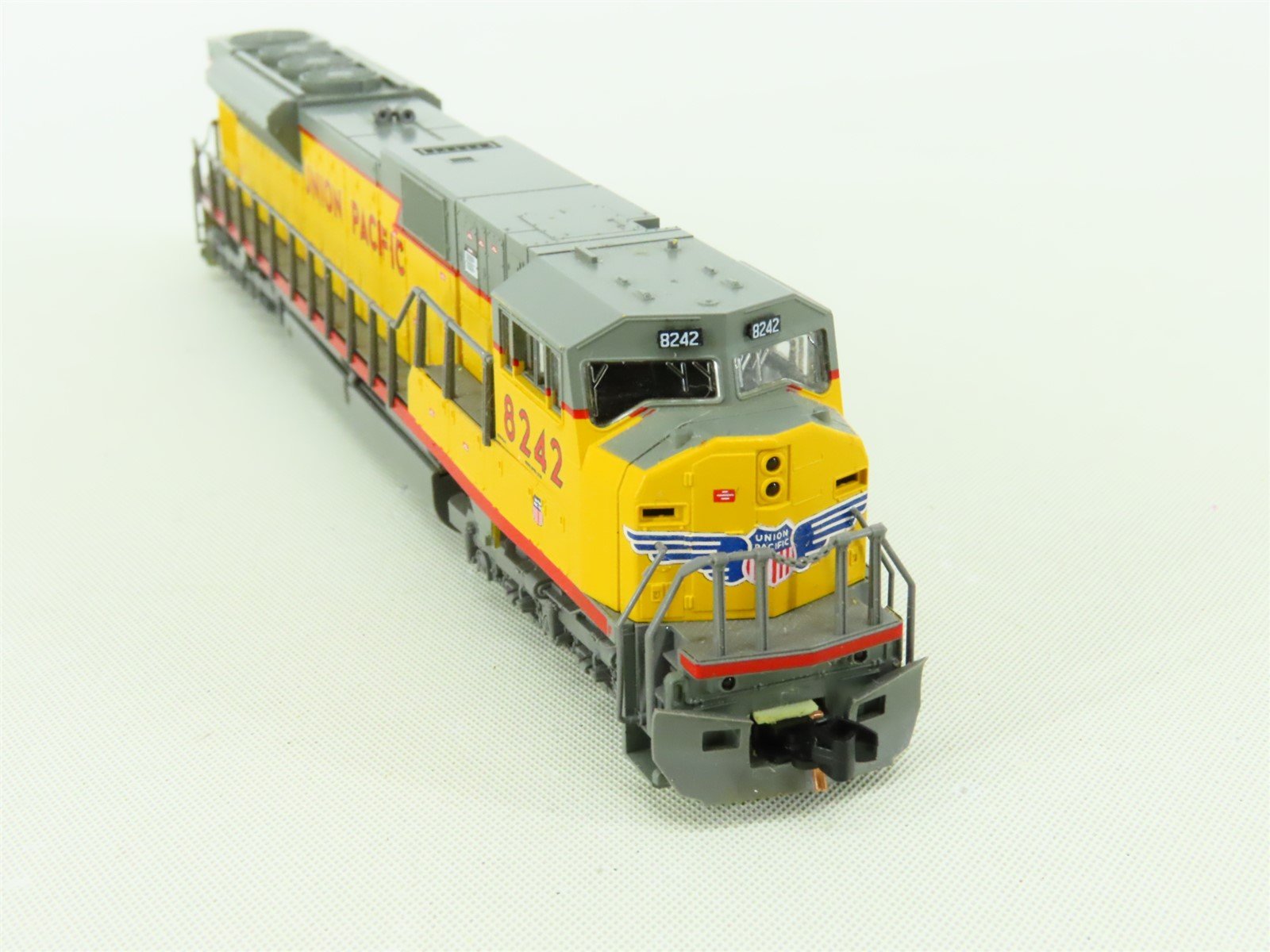 N Scale KATO 176-5613 UP Union Pacific EMD SD90/43MAC Diesel #8242 w/D -  Model Train Market