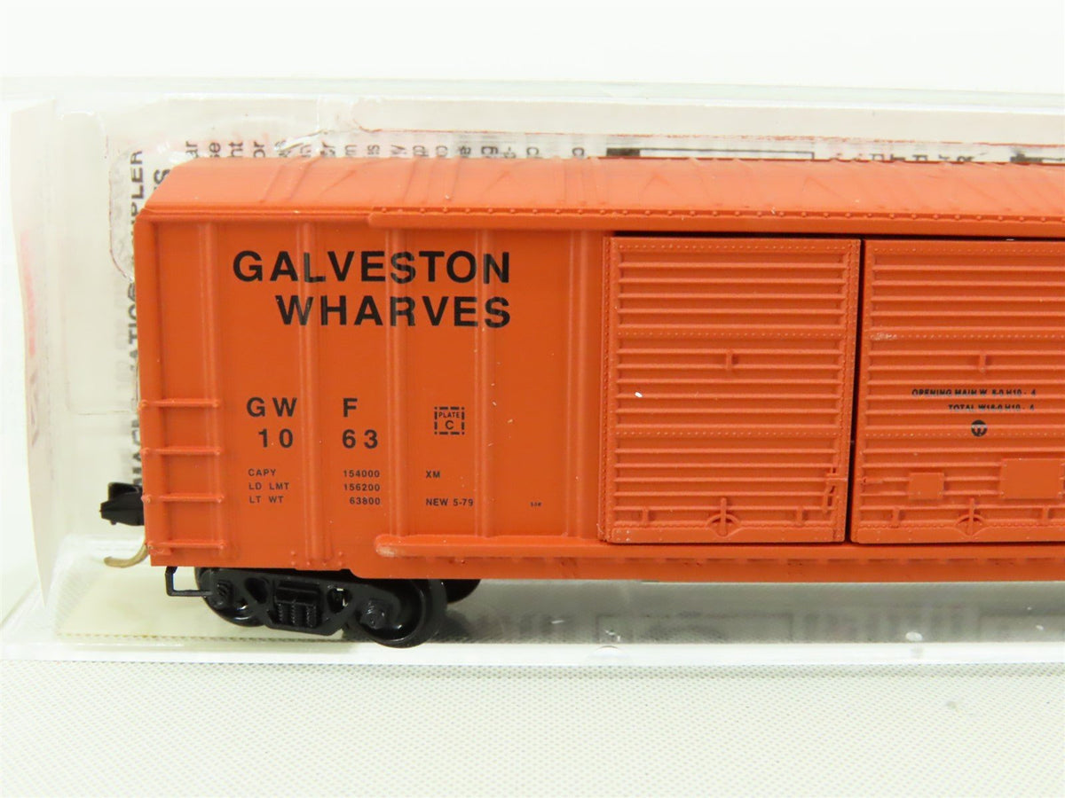 N Scale Micro-Trains MTL 30040 GWF Galveston Wharves 50&#39; Rib Side Box Car #10631