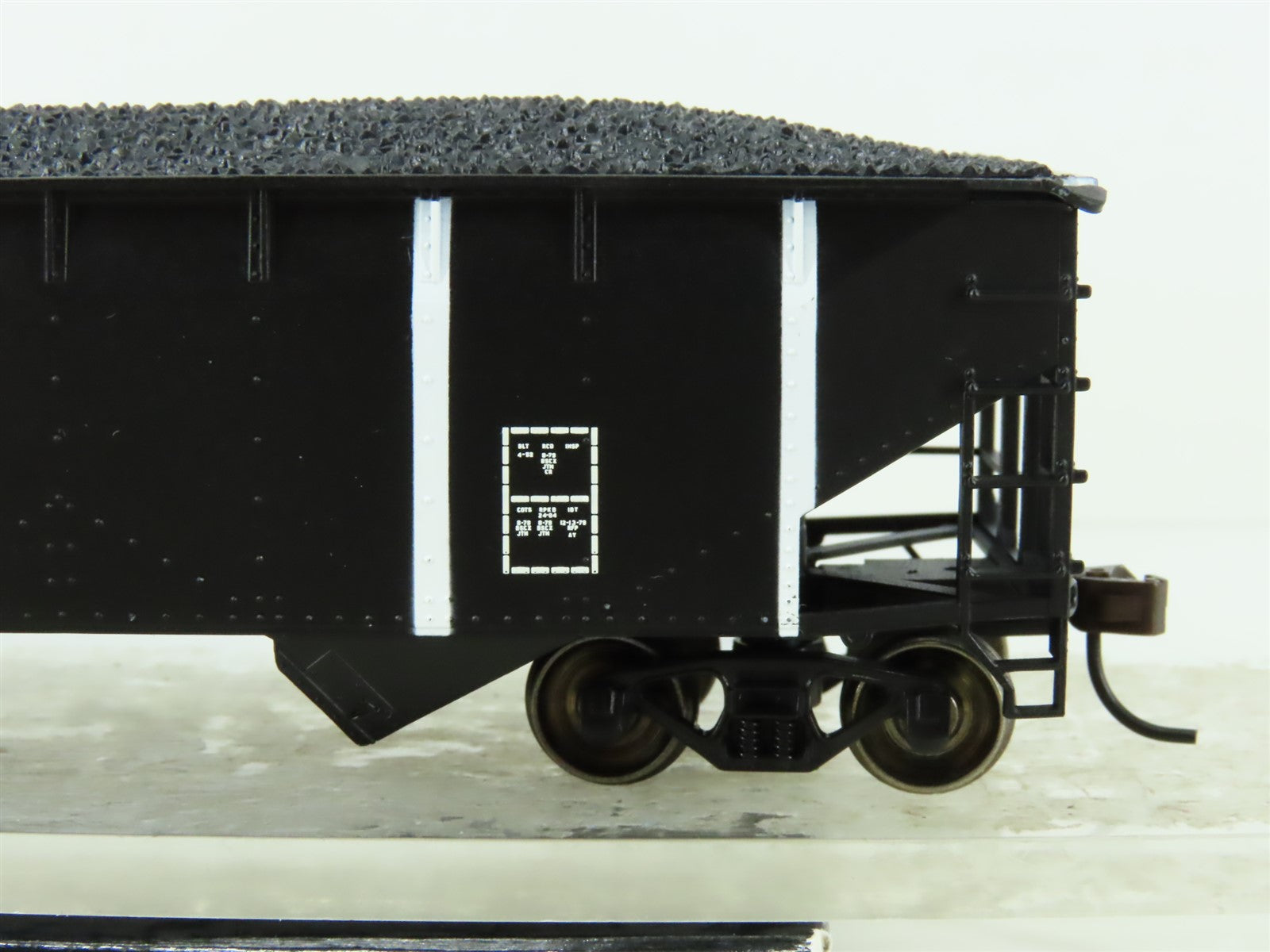 HO Scale Atlas Trainman #20001499 RF&P 2-Bay Offset Hopper w/ Load #7047