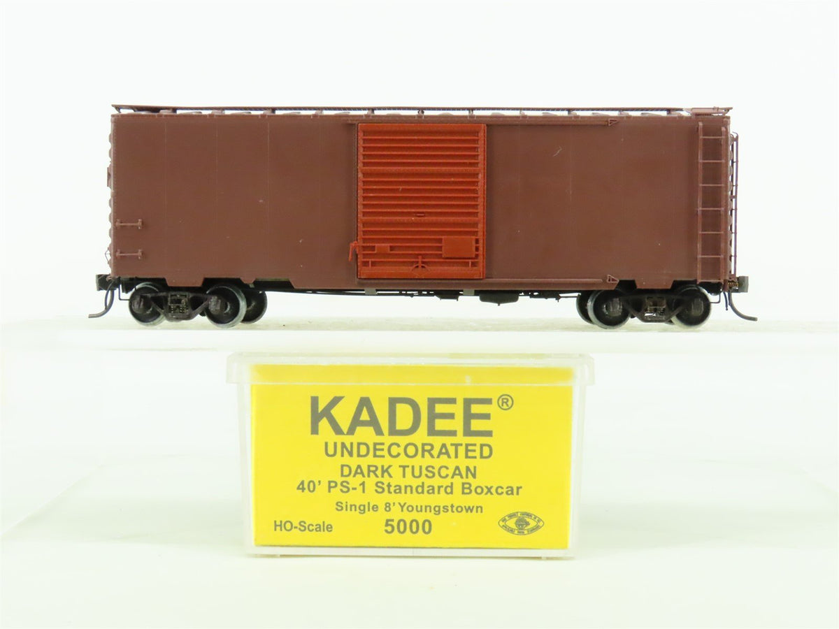 HO Scale Kadee #5000 Undecorated Dark Tuscan 40&#39; Box Car - Custom Weathered