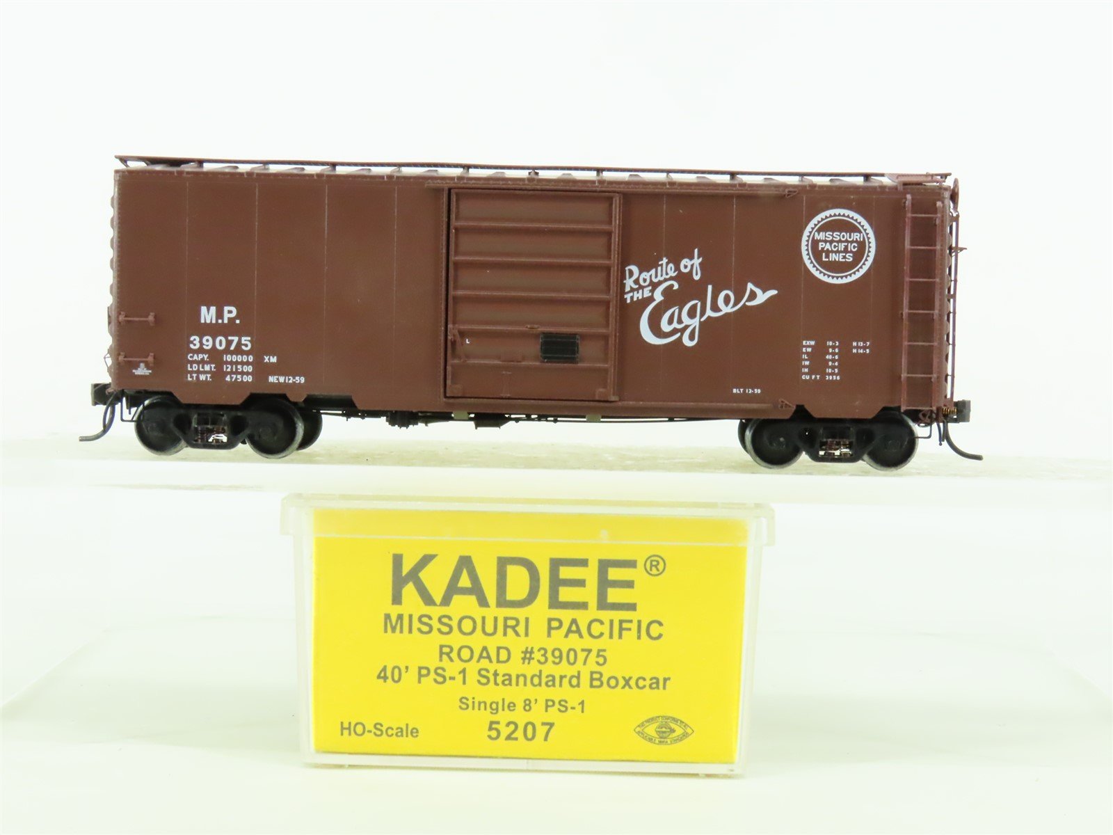 HO Kadee #5207 MP Route of The Eagles 40' Boxcar #39075 - Custom Weathered