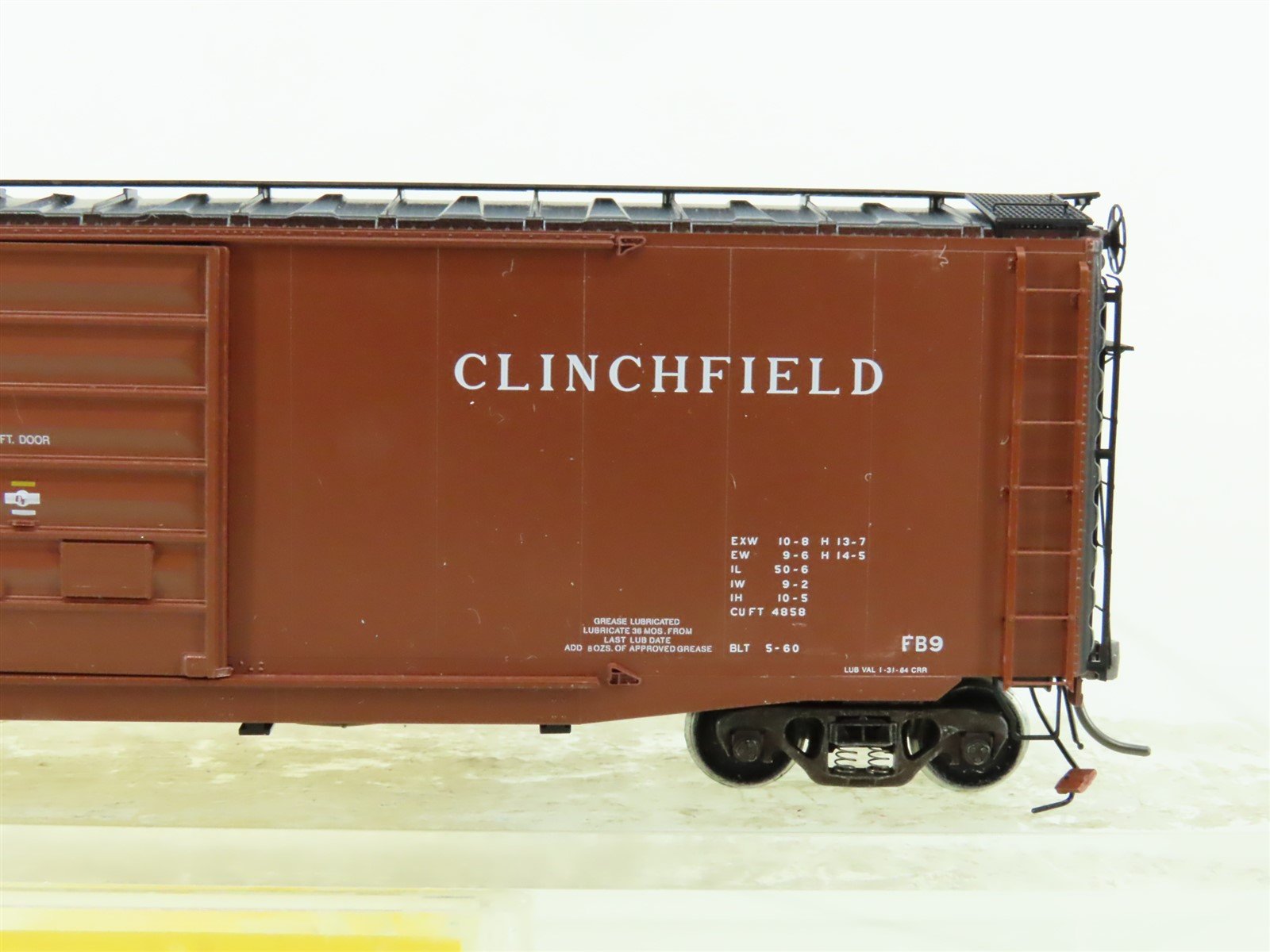 HO Scale Kadee #6111 CRR Clinchfield 50' Box Car #5666 - Custom Weathered