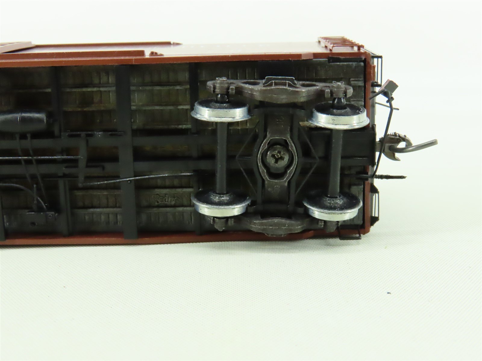 HO Scale Kadee #6111 CRR Clinchfield 50' Box Car #5666 - Custom Weathered