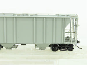 HO Scale Kadee Cars #8601 Undecorated 2-Bay Covered Hopper - Custom Weathered