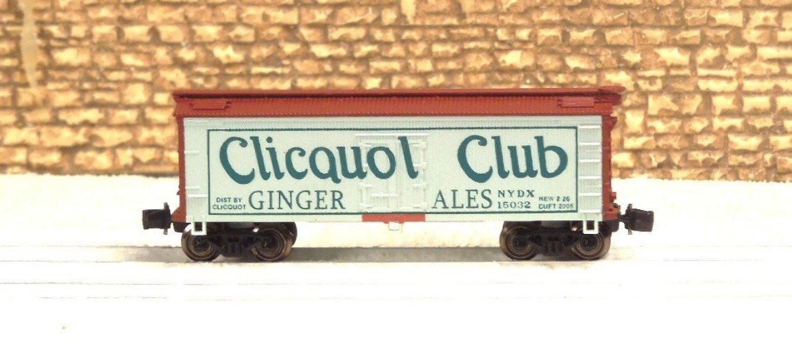 Z Scale FULL THROTTLE FTB9208-1 NYDX Clicquot Club 34&#39; Wood Reefer 2-Pk Set #1