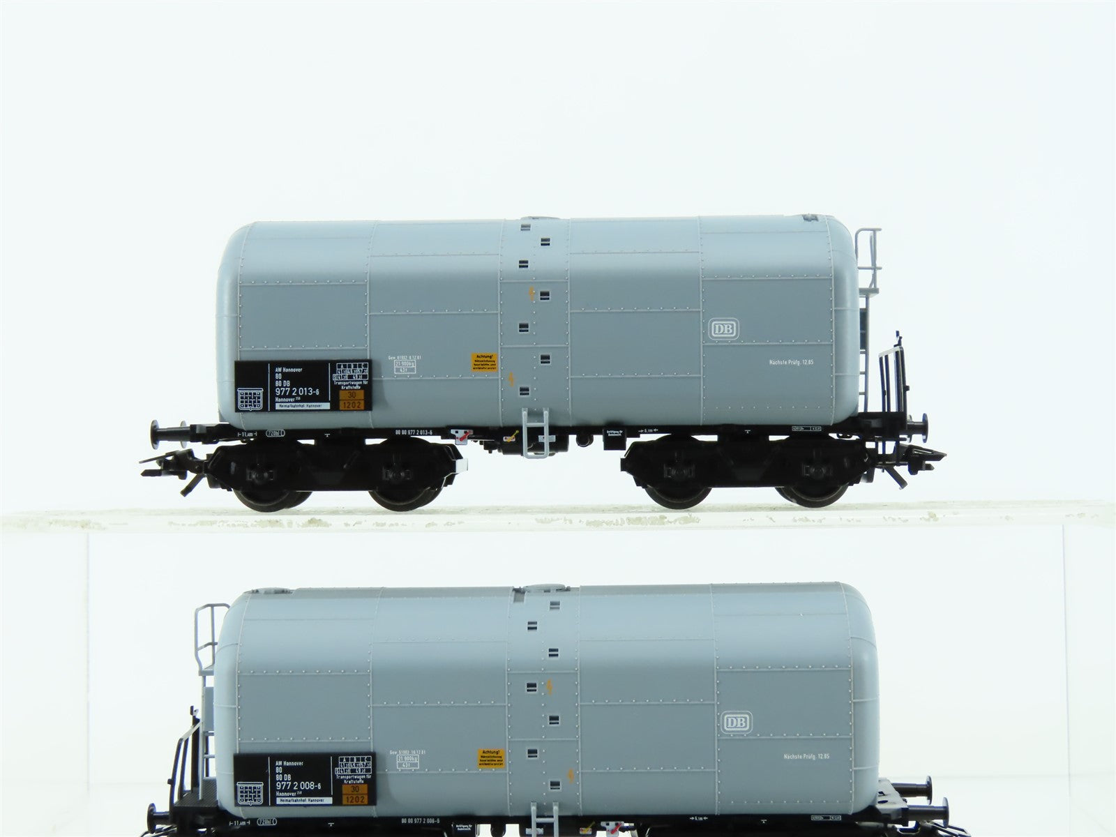 HO Scale Trix 24415 DB German Era IV Fuel Oil Maintenance Tank Cars 3-Pack