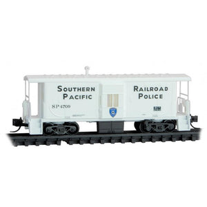 N Micro-Trains MTL 98300212 SP Southern Pacific Railroad Police 31' Caboose 2-Pk