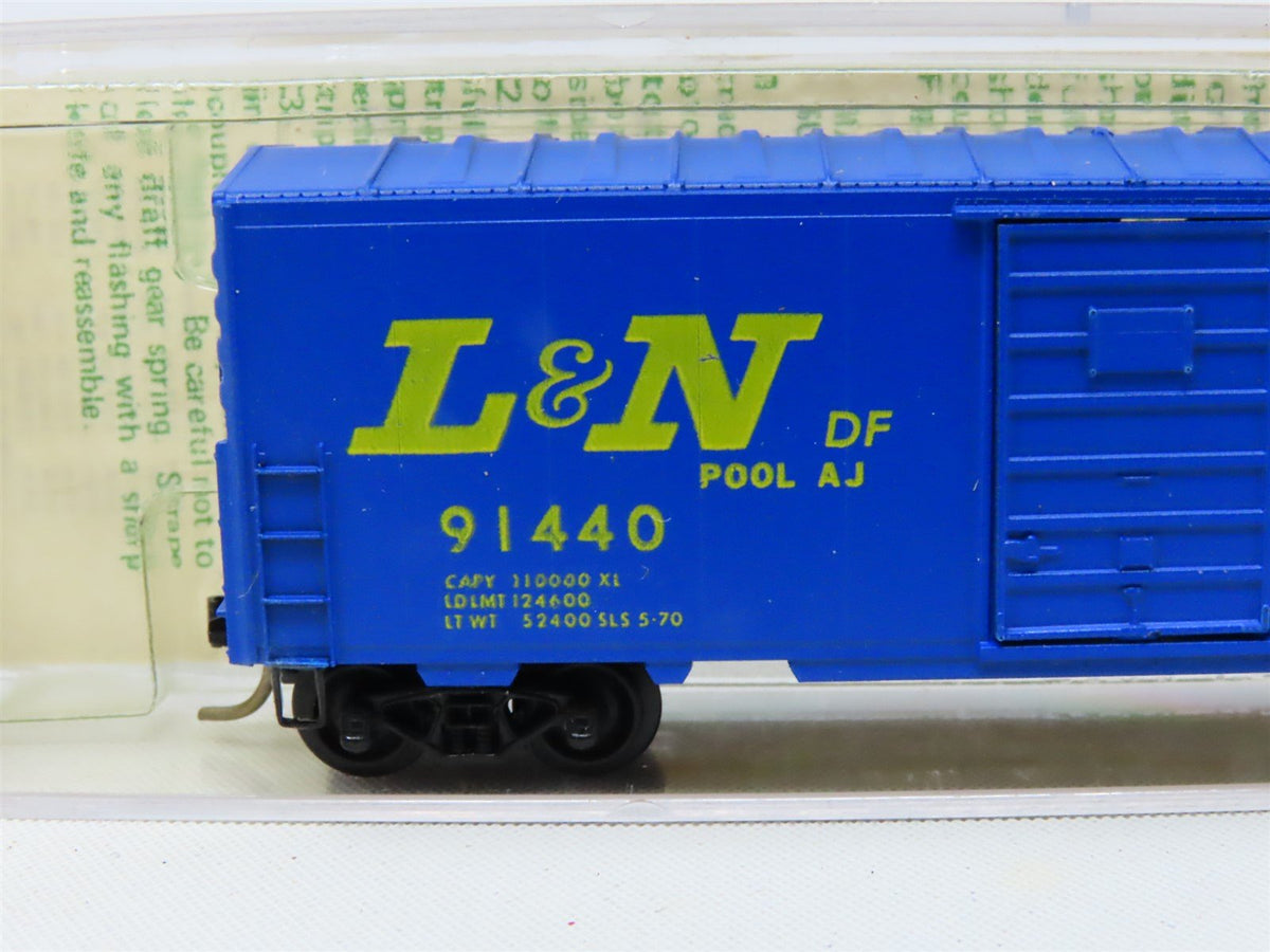 N Scale Micro-Trains MTL Kadee 24408 L&amp;N 40&#39; Steel Box Car #91440 - Blue Label