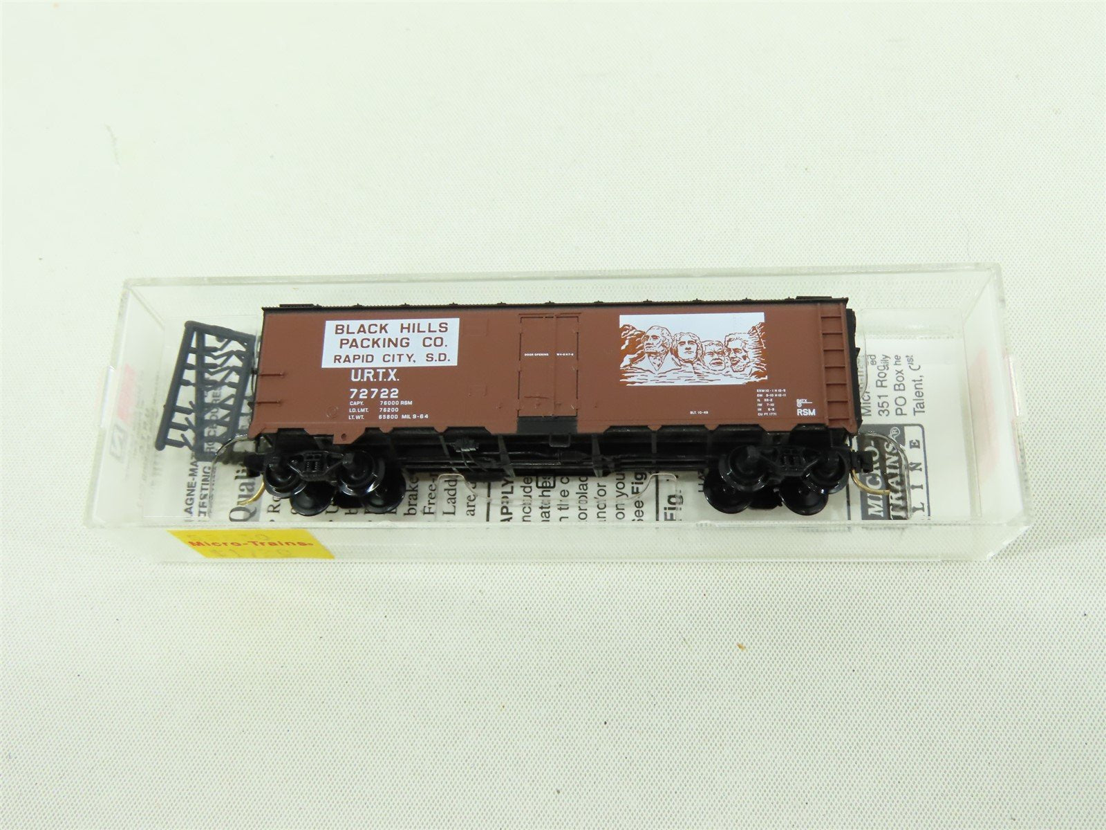 N Scale Micro-Trains MTL #59530 URTX Black Hills Packing Co. 40' Reefer #72722