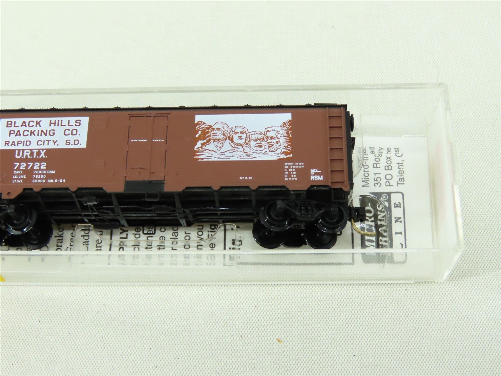 N Scale Micro-Trains MTL #59530 URTX Black Hills Packing Co. 40' Reefer #72722