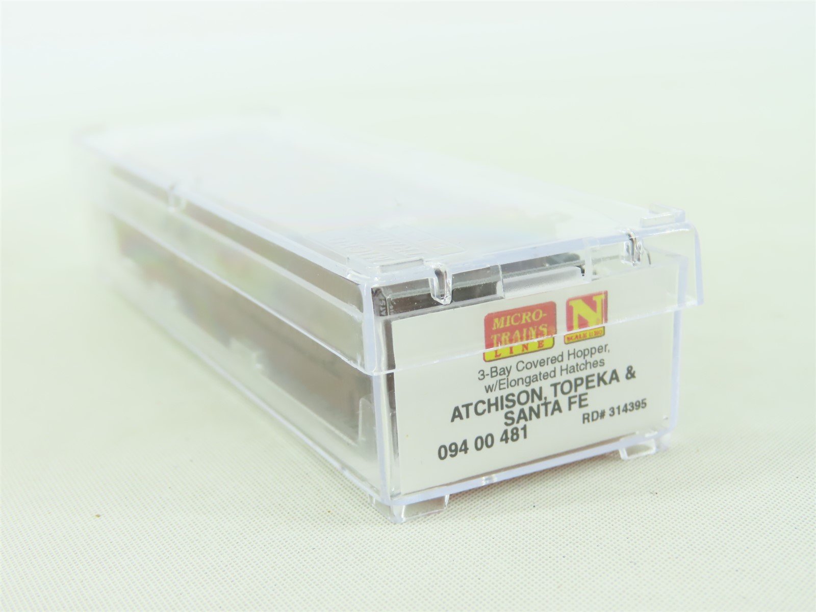 N Scale Micro-Trains MTL 09400481 ATSF Santa Fe ACF 3-Bay Covered Hopper #314395