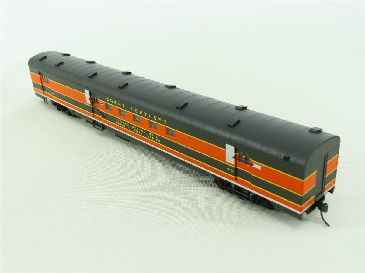 HO Walthers 932-9032 GN Empire Builder Baggage-Mail Passenger Custom w/Lighting