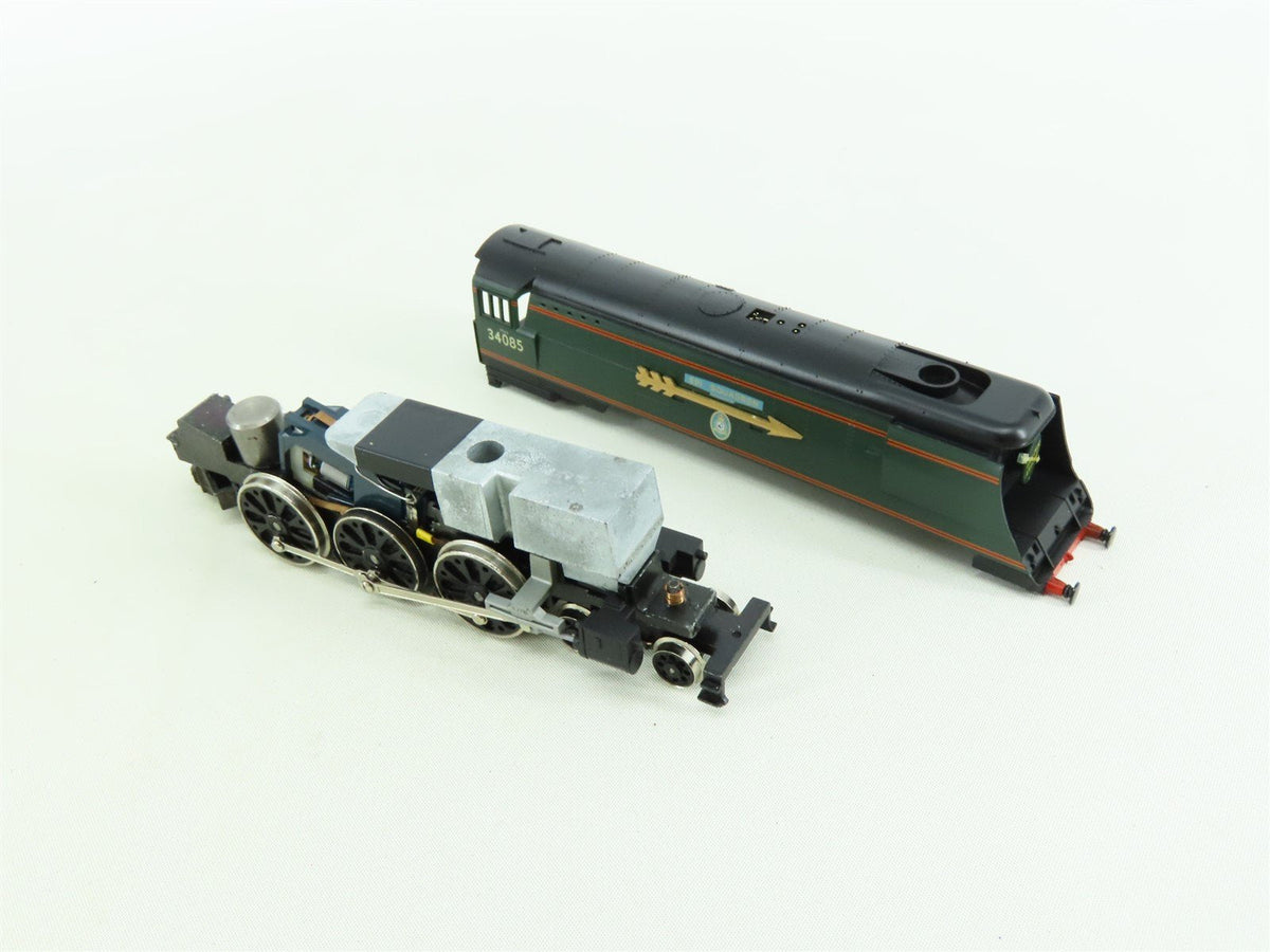 OO Hornby Top Link R.646 BR &quot;Golden Arrow&quot; 4-6-2 Battle of Britain Steam #34085