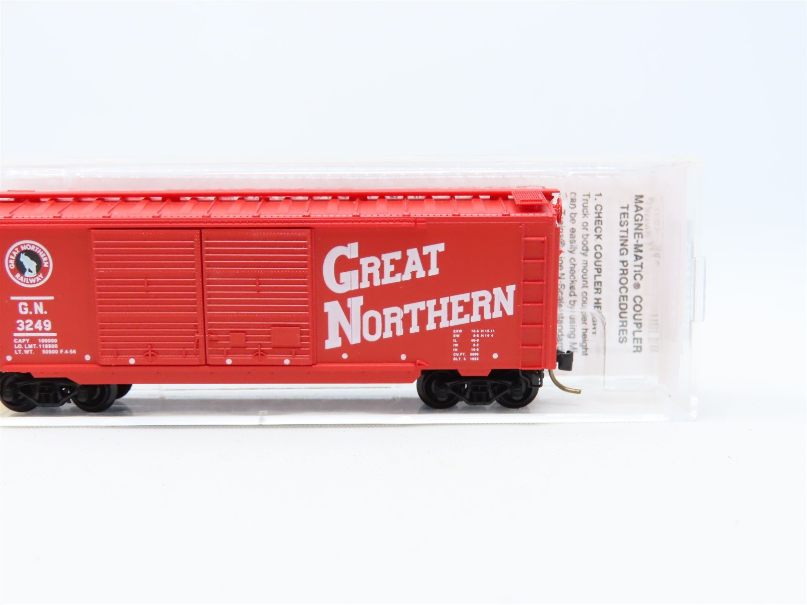 N Scale Micro-Trains MTL #23200 GN Great Northern Circus Car 40' Box Car #3249