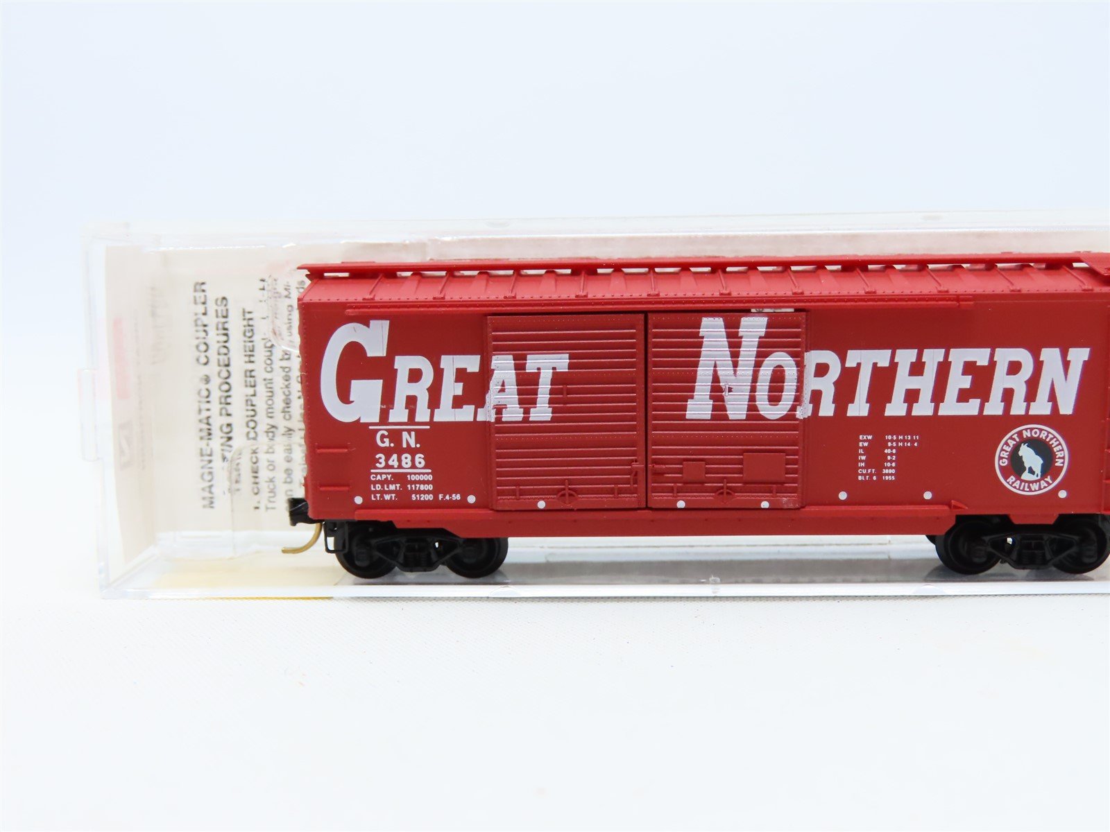 N Scale Micro-Trains MTL #23220 GN Great Northern Circus Car 40' Box Car #3486