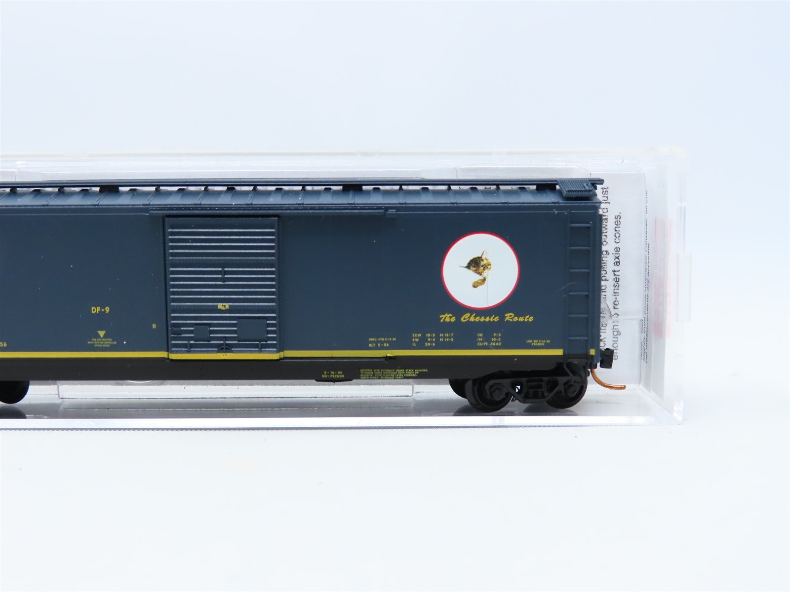 N Micro-Trains MTL 03100076 C&O The Chessie Route 50' Single Door Box Car #21494