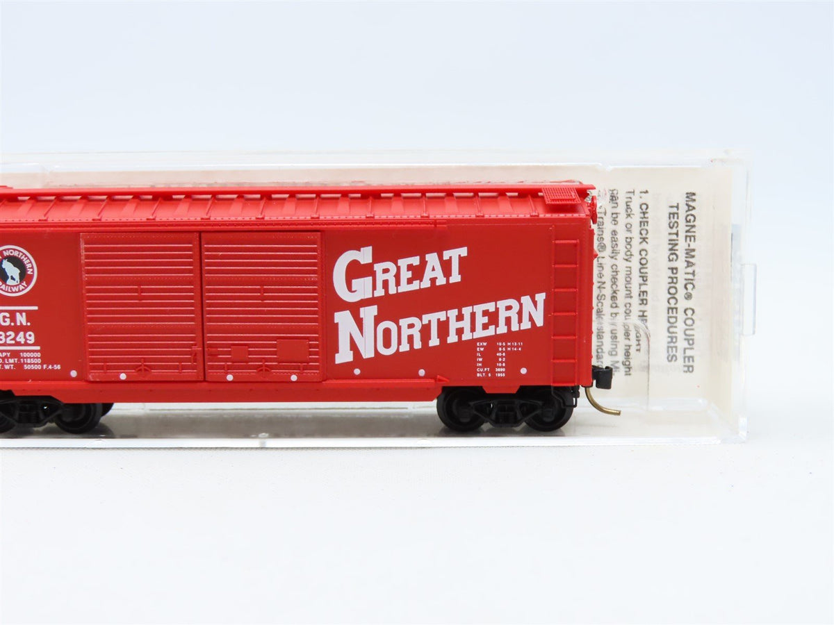 N Scale Micro-Trains MTL #23200 GN Great Northern Circus Car 40&#39; Box Car #3249