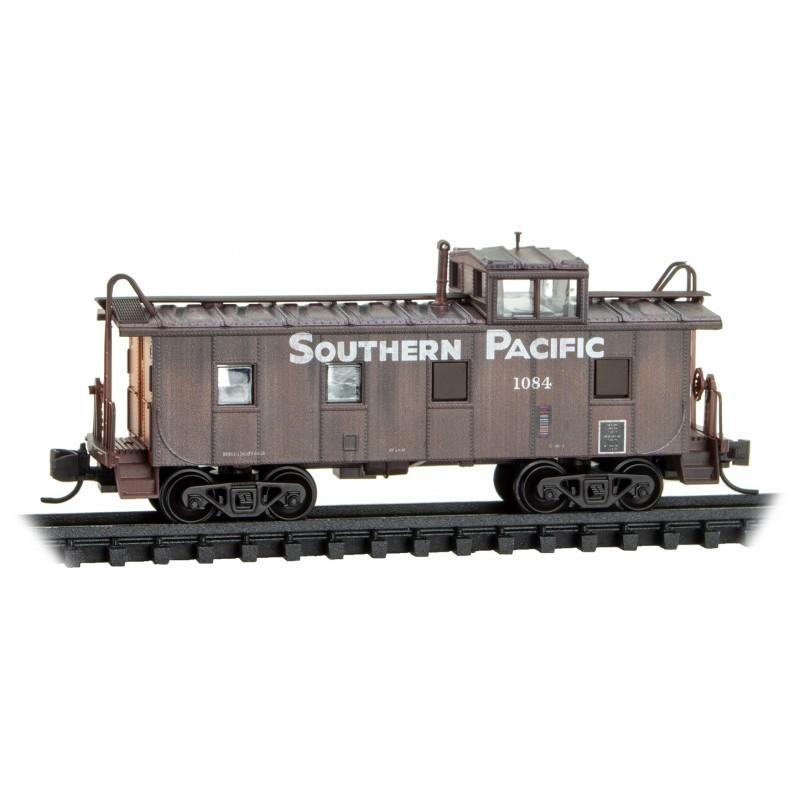 N Micro-Trains MTL 98305054 SP Southern Pacific 36' Caboose Set 3-Pk - Weathered