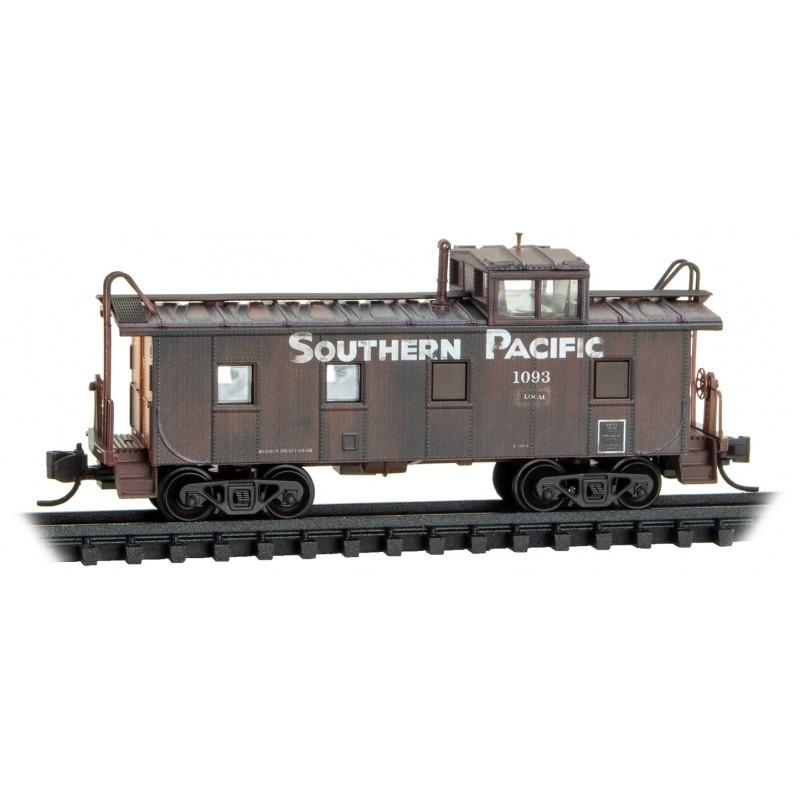 N Micro-Trains MTL 98305054 SP Southern Pacific 36' Caboose Set 3-Pk - Weathered