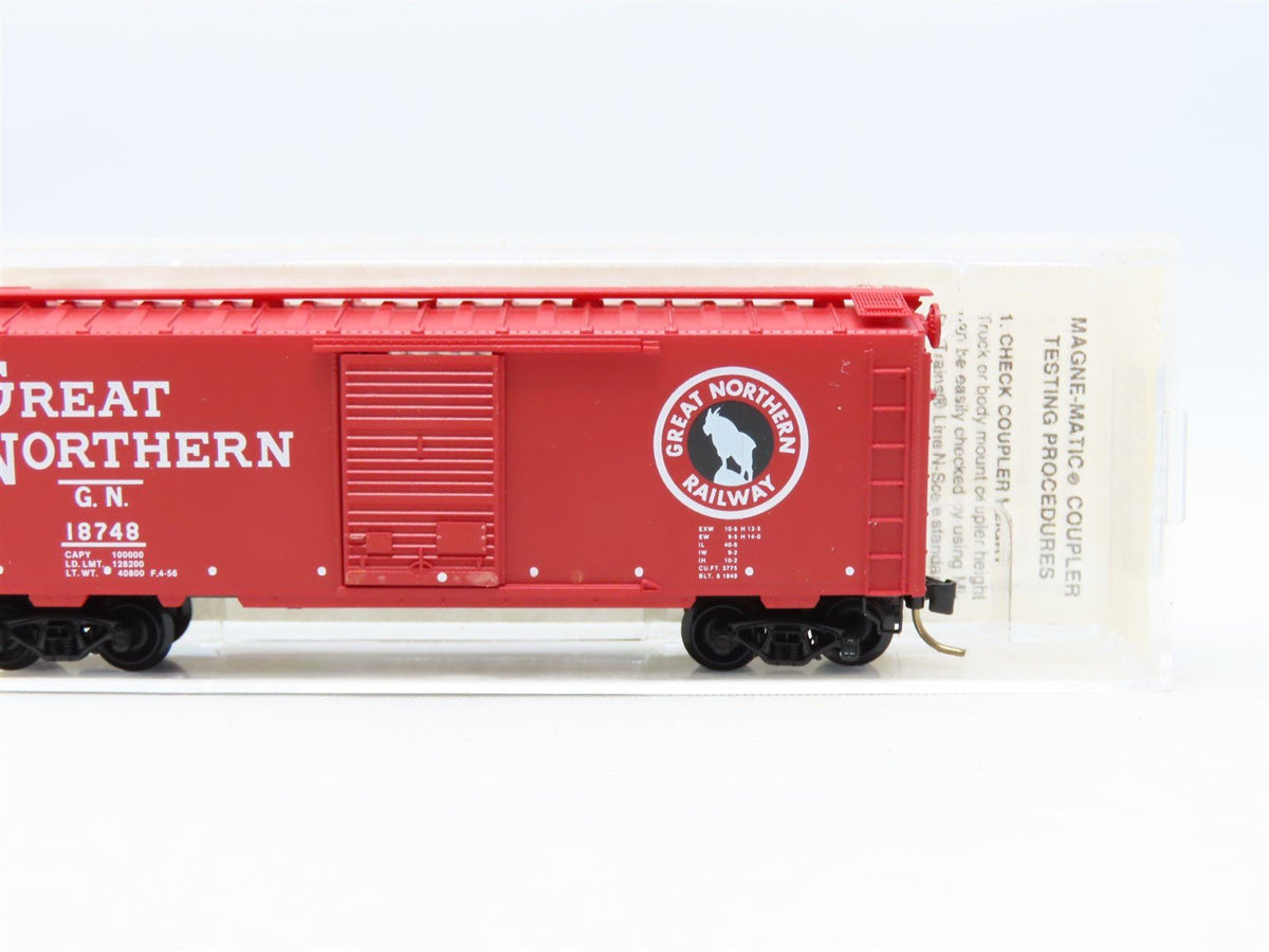 N Scale Micro-Trains MTL #20156 GN Great Northern Circus Car 40&#39; Box Car #18748