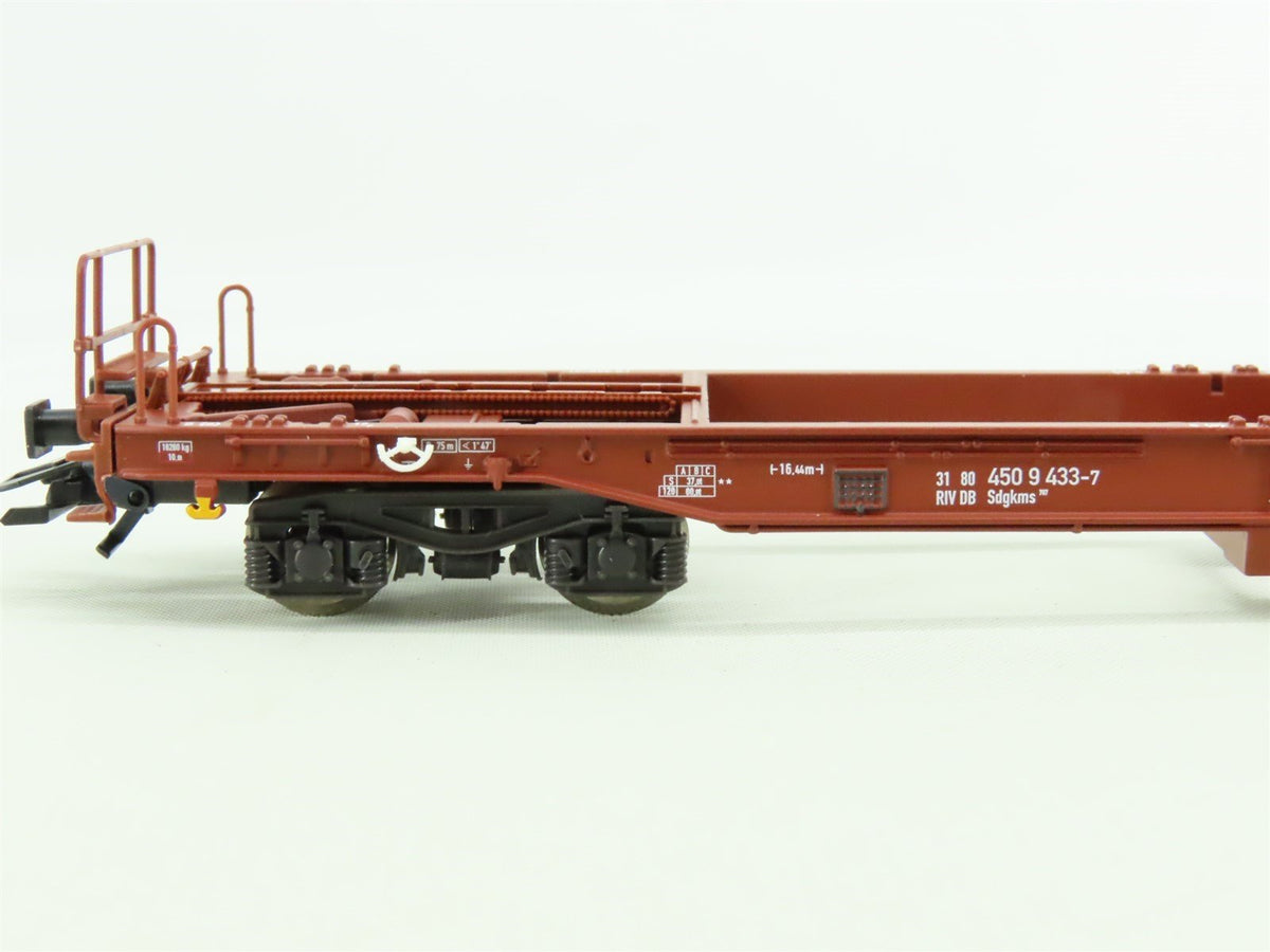 HO Scale Trix 24329 DBAG German Deep Well Flat Cars w/Bertschi Containers 3-Pack