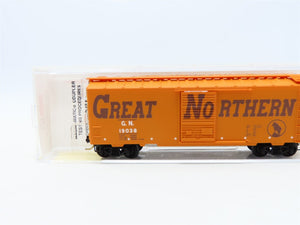 N Scale Micro-Trains MTL #20166 GN Great Northern Circus Car 40' Box Car #19038
