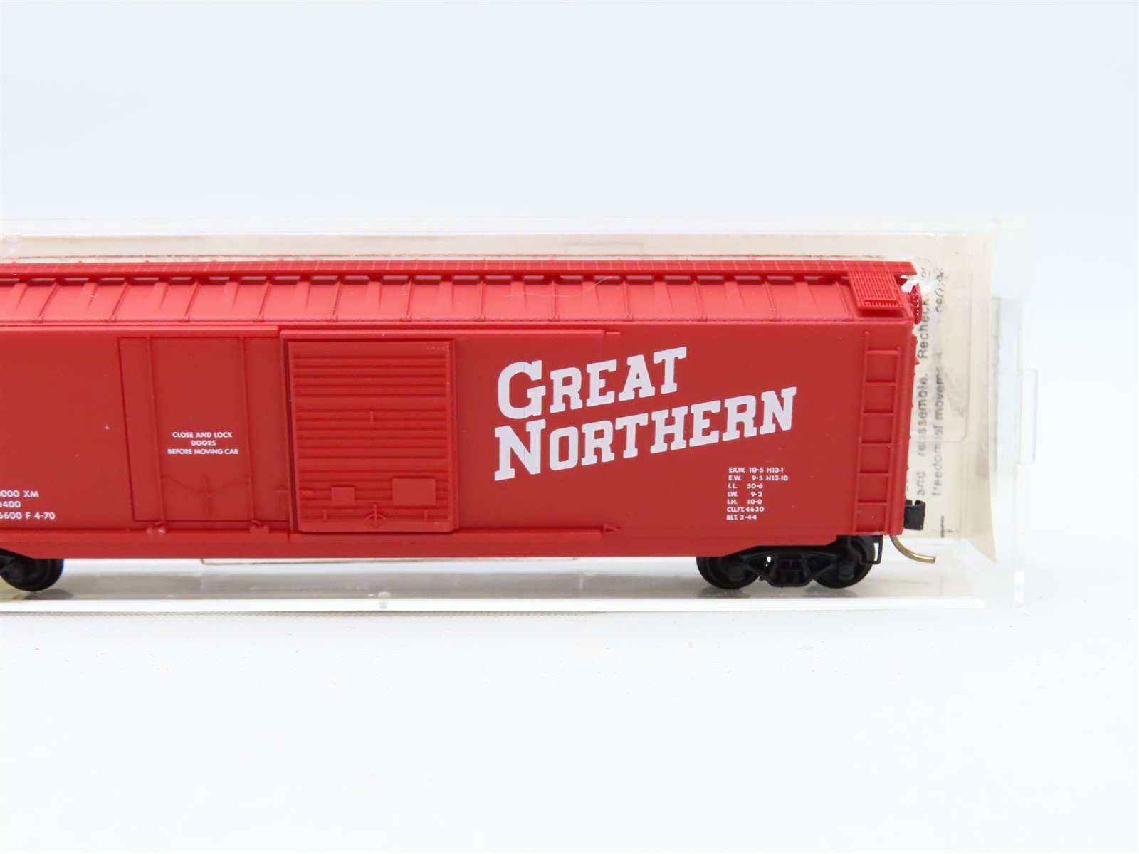 N Scale Micro-Trains MTL #33010 GN Great Northern 50' Box Car #17833