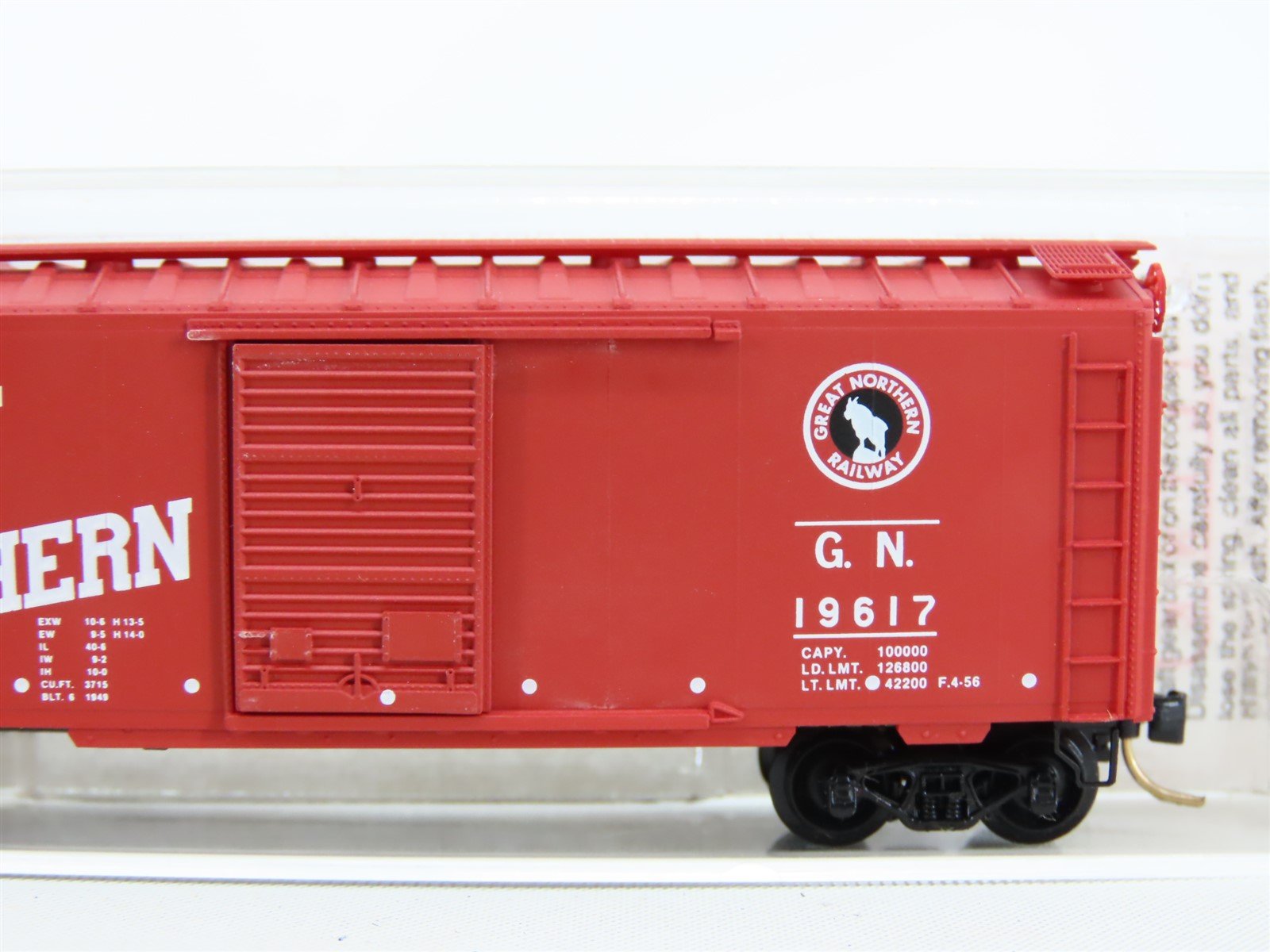 N Scale Micro-Trains MTL #20186 GN Great Northern Circus Car 40' Box Car #19617