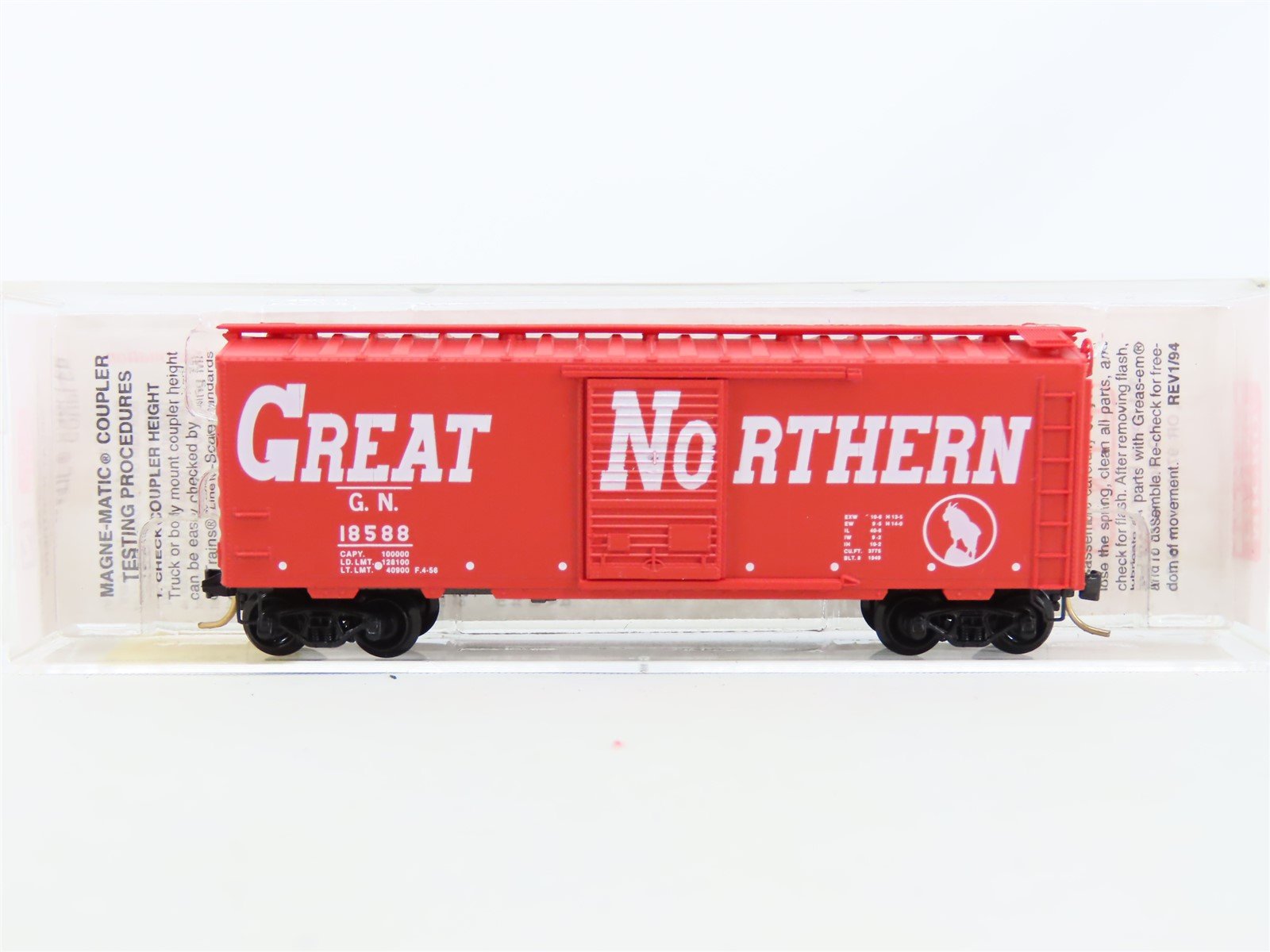 N Micro-Trains MTL #20176 GN Great Northern Circus Train 40' Box Car #18588