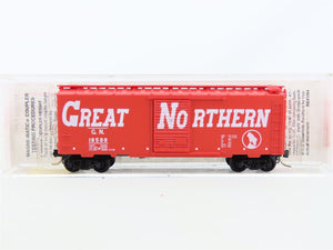 N Micro-Trains MTL #20176 GN Great Northern Circus Train 40' Box Car #18588