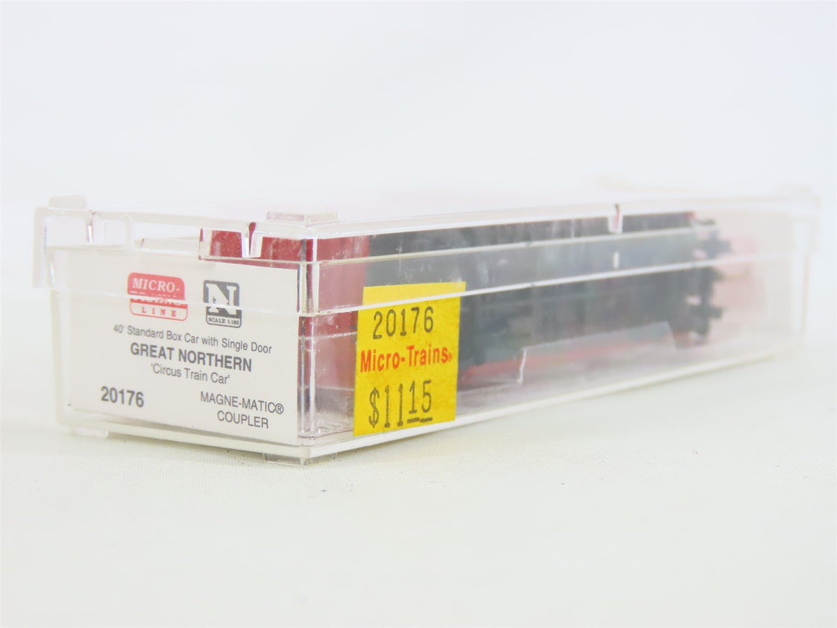 N Micro-Trains MTL #20176 GN Great Northern Circus Train 40&#39; Box Car #18588