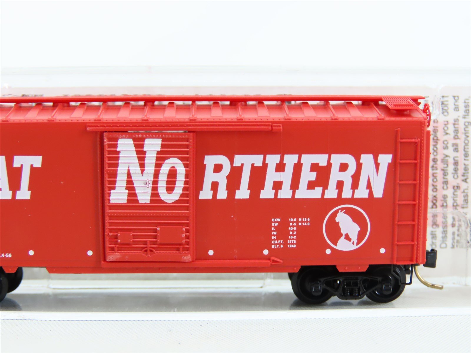 N Scale Micro-Trains MTL 20176 GN Great Northern Circus Train 40' Box Car #18588