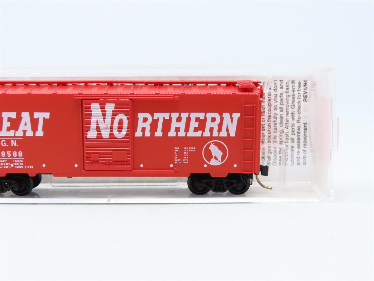 N Micro-Trains MTL #20176 GN Great Northern &quot;Circus Train&quot; 40&#39; Box Car #18588