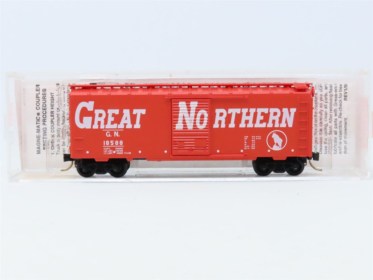 N Micro-Trains MTL #20176 GN Great Northern &quot;Circus Train&quot; 40&#39; Box Car #18588