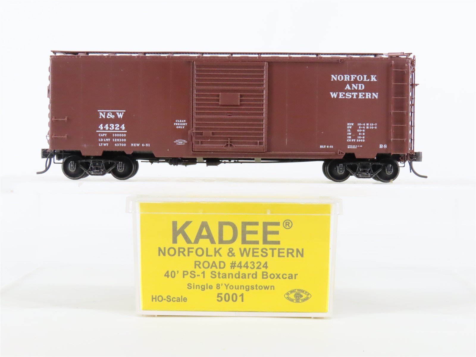 HO Scale Kadee #5001 N&W Norfolk & Western 40' Single Door Box Car #44324