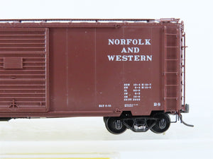 HO Scale Kadee #5001 N&W Norfolk & Western 40' Single Door Box Car #44324