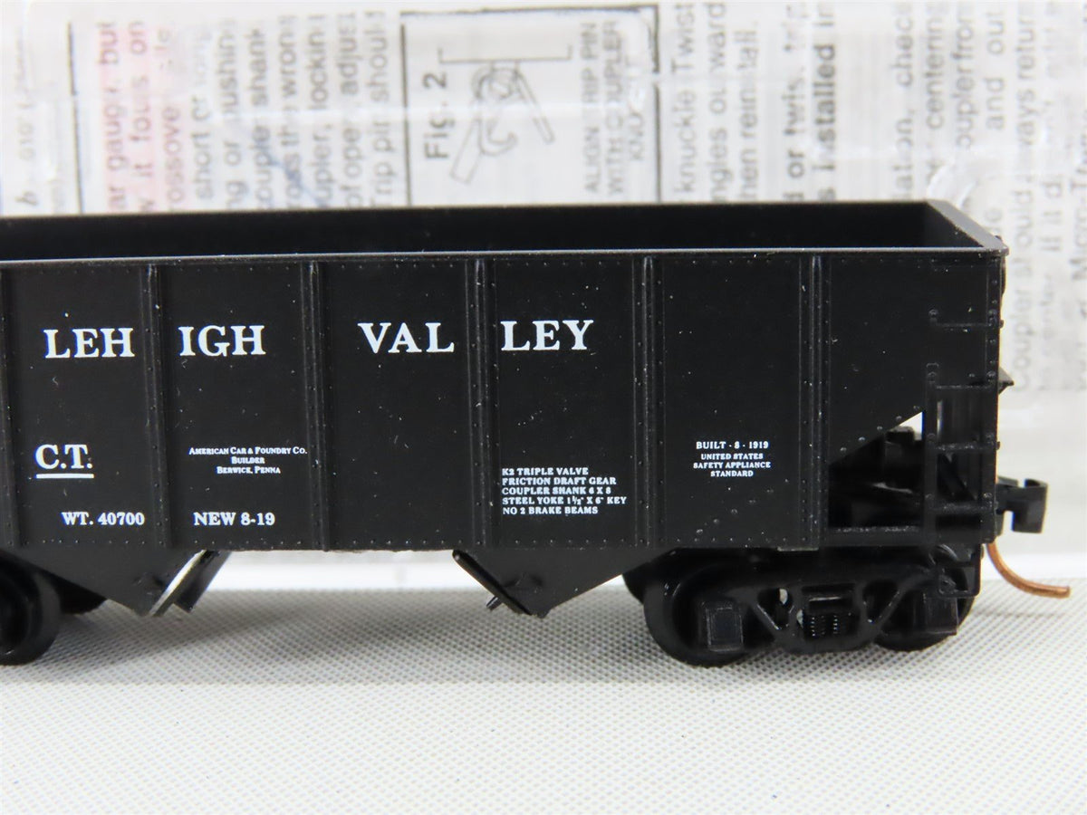 N Micro-Trains MTL 56330 LV Lehigh Valley 33&#39; 2-Bay Rib-Side Open Hopper #27432