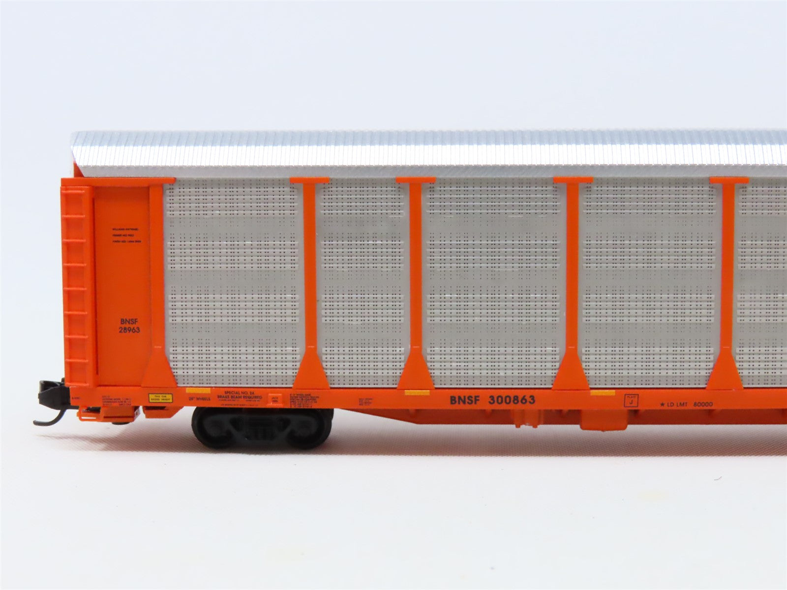 N Scale Micro-Trains MTL BNSF Orange 89' Tri-Level Enclosed Autorack #300863