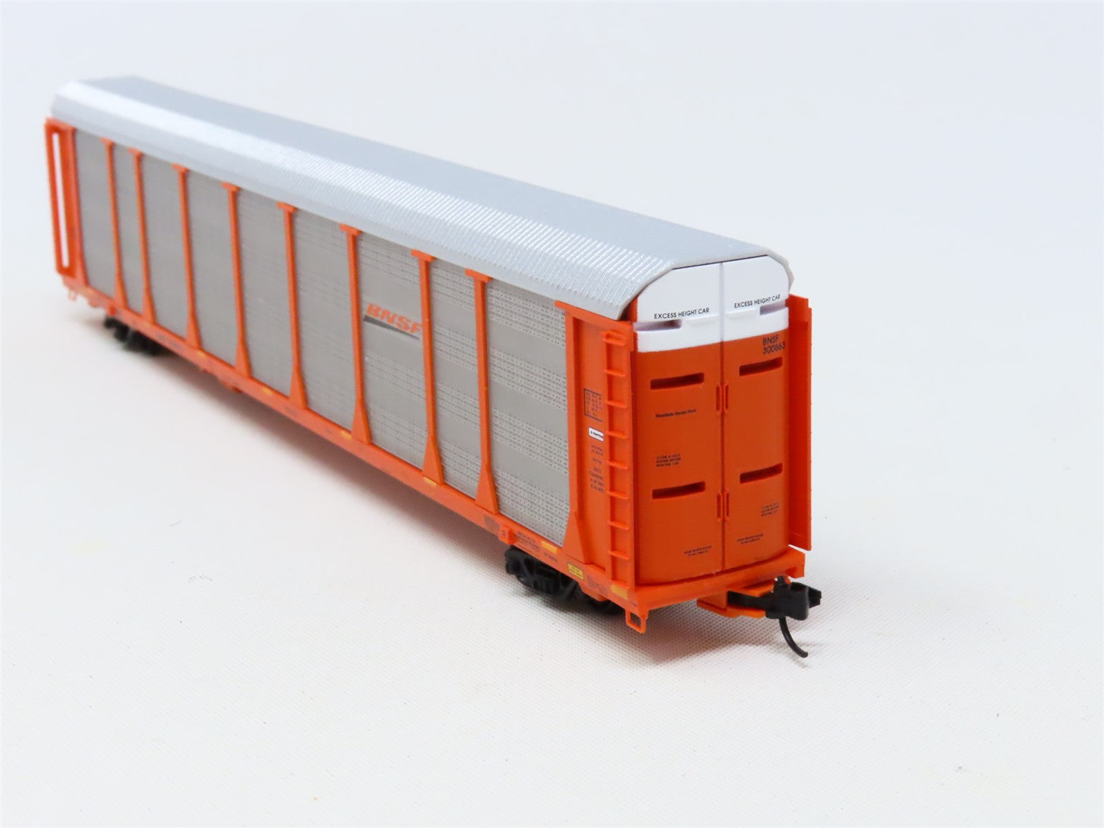 N Scale Micro-Trains MTL BNSF Orange 89' Tri-Level Enclosed Autorack #300863