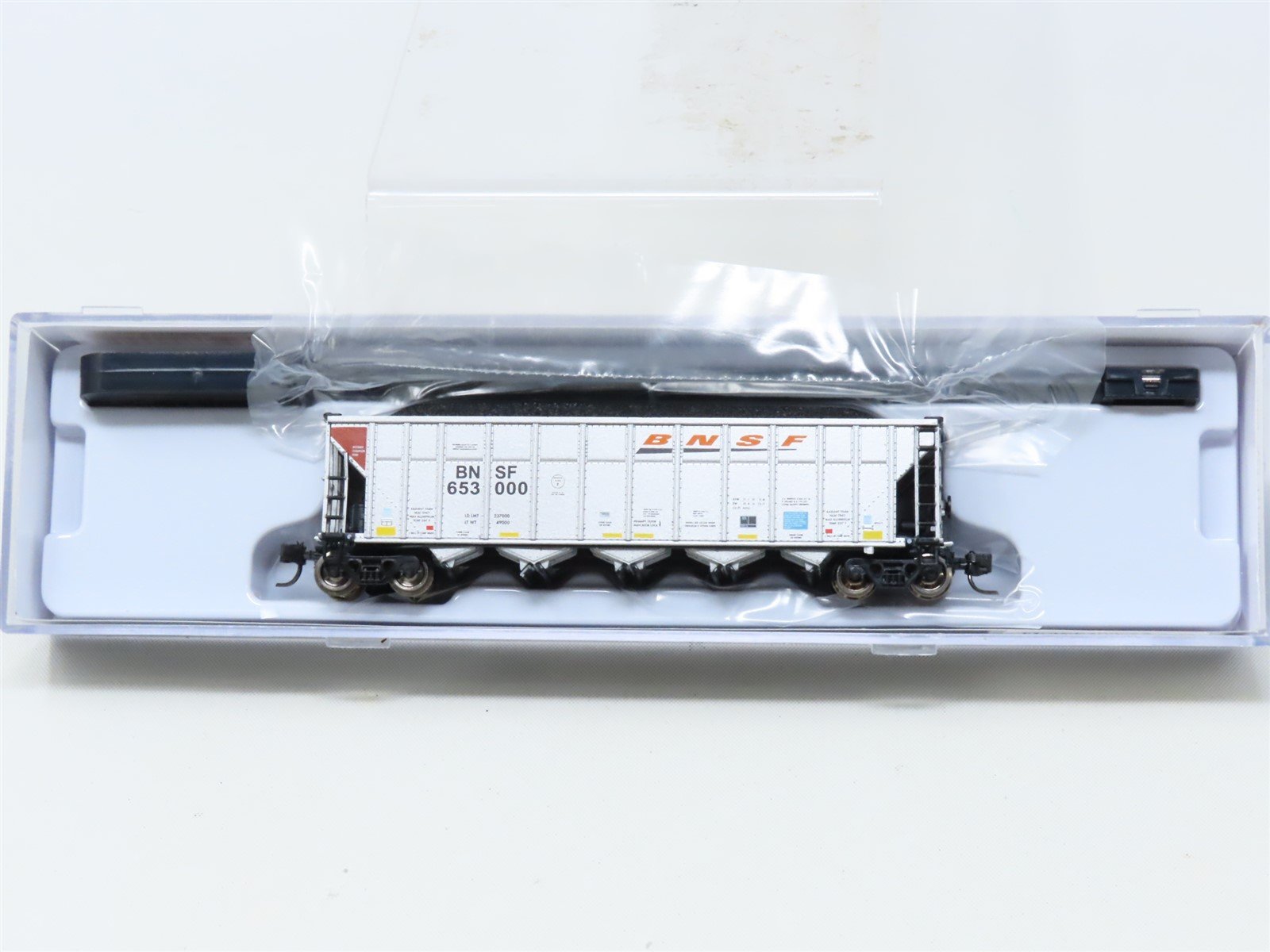 N Rapido 538002A BNSF "Wedge" AutoFlood III 5-Bay Coal Hopper #653000 w/Load