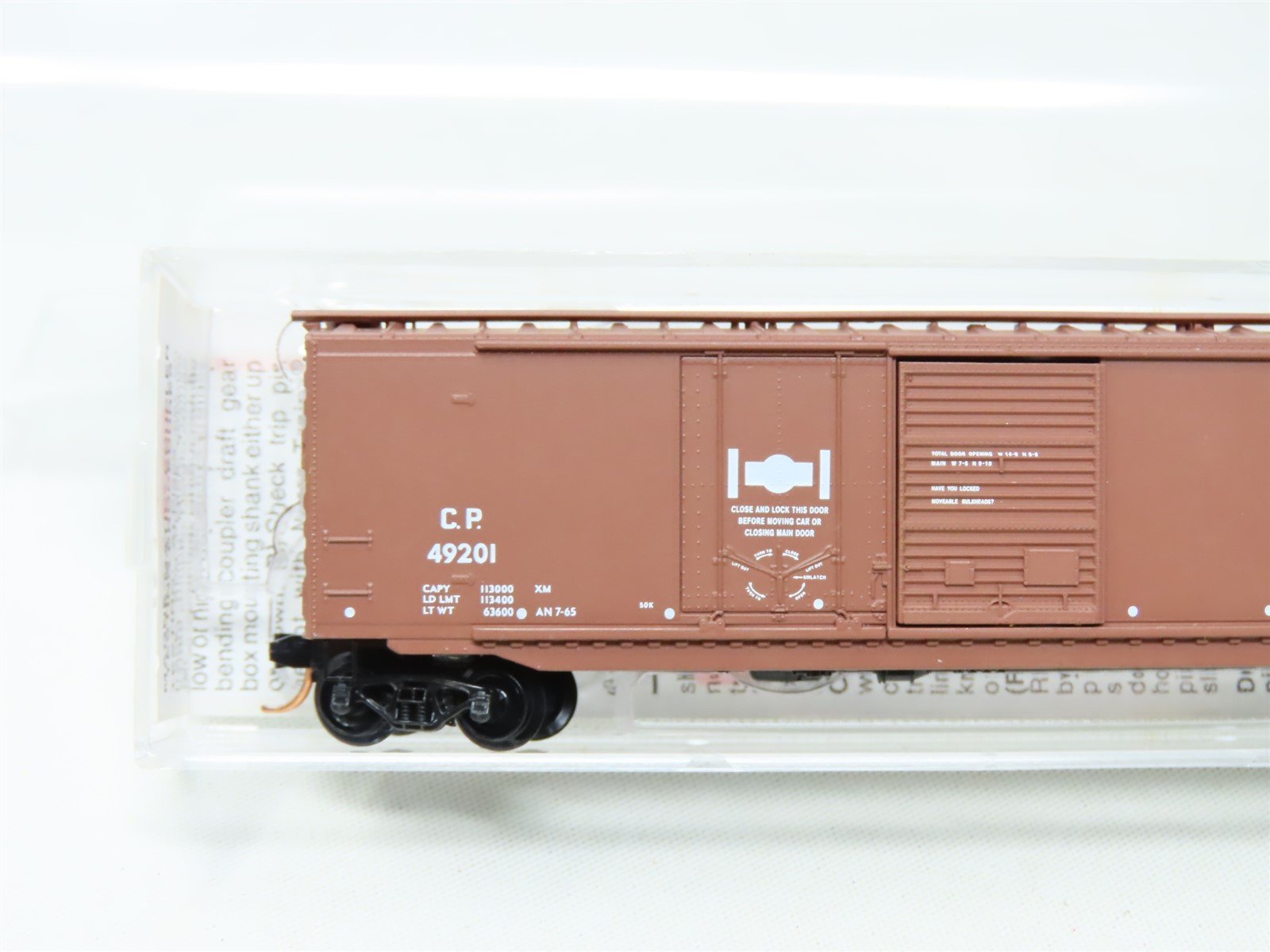 N Micro-Trains MTL 33140 CP Canadian Pacific Plug & Sliding Door Box Car #49201