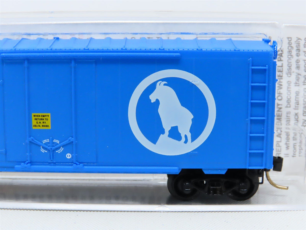 N Micro-Trains MTL #74030 GN Great Northern &quot;Big Sky Blue&quot; 40&#39; Box Car #6646